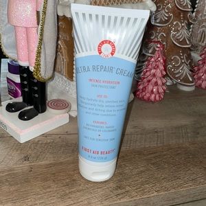 First Aid Beauty Jumbo Ultra Repair Cream